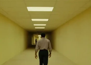 A Small Clue Hints at Two Characters Fate Before It Happens in Backrooms